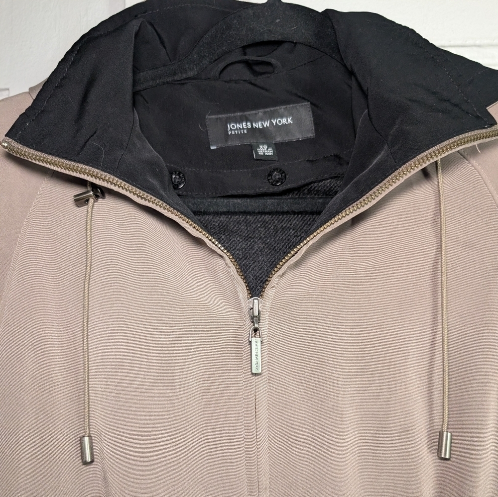 Jones NY Taupe Utility Jacket with Adjustable Fit - Picture 5 of 8
